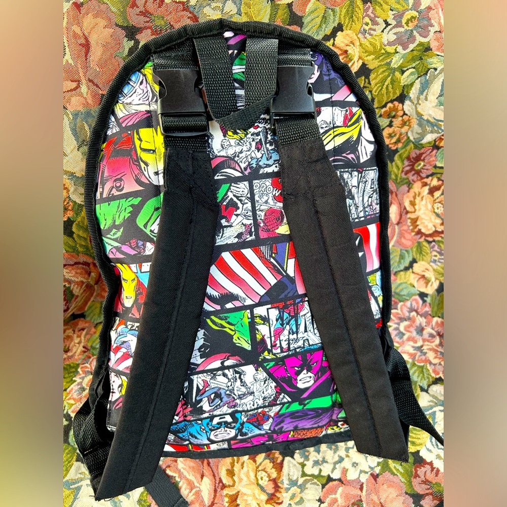 MARVEL COMICS reversible backpack - Picture 6 of 7
